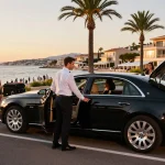 Taxi Saint-Tropez - Transport luxueux avec un chauffeur professionnel dans un magnifique paysage côtier.